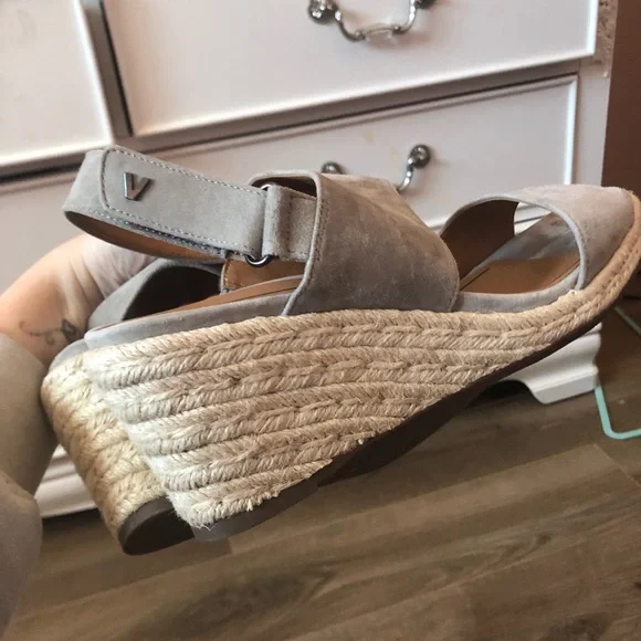 Vionic Wedges size 9.5 - Picture 6 of 7